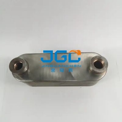 খননকারী EC240 EC290 ইঞ্জিন যন্ত্রাংশ তেল কুলার VOE20450897 20715681 কোর