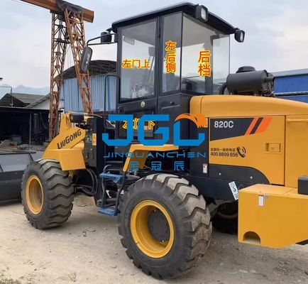 LG820C বাম দরজার সামনের দিকটি উপরে এবং নীচে ডানদিকে উইন্ডোটিকে পিছনে ঠেলে শক্ত গ্লাস