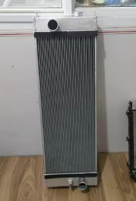 E312D2 রেডিয়েটর 310 স্কয়ার ট্যাঙ্ক ইঞ্জিনিয়ারিং অ্যাপ্লিকেশন এক্সক্যাভেটর জন্য