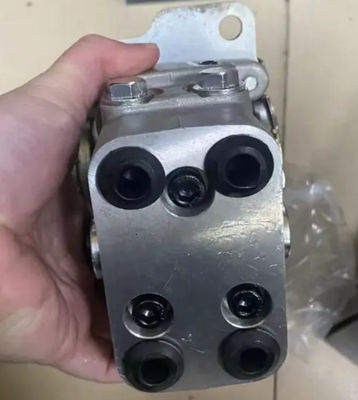 Excavator Pedal Valve 702-16-04250 Travel Control Lever 702-16-01861 702-16-01542 PC78 PC200-7 PC200-8 এর জন্য